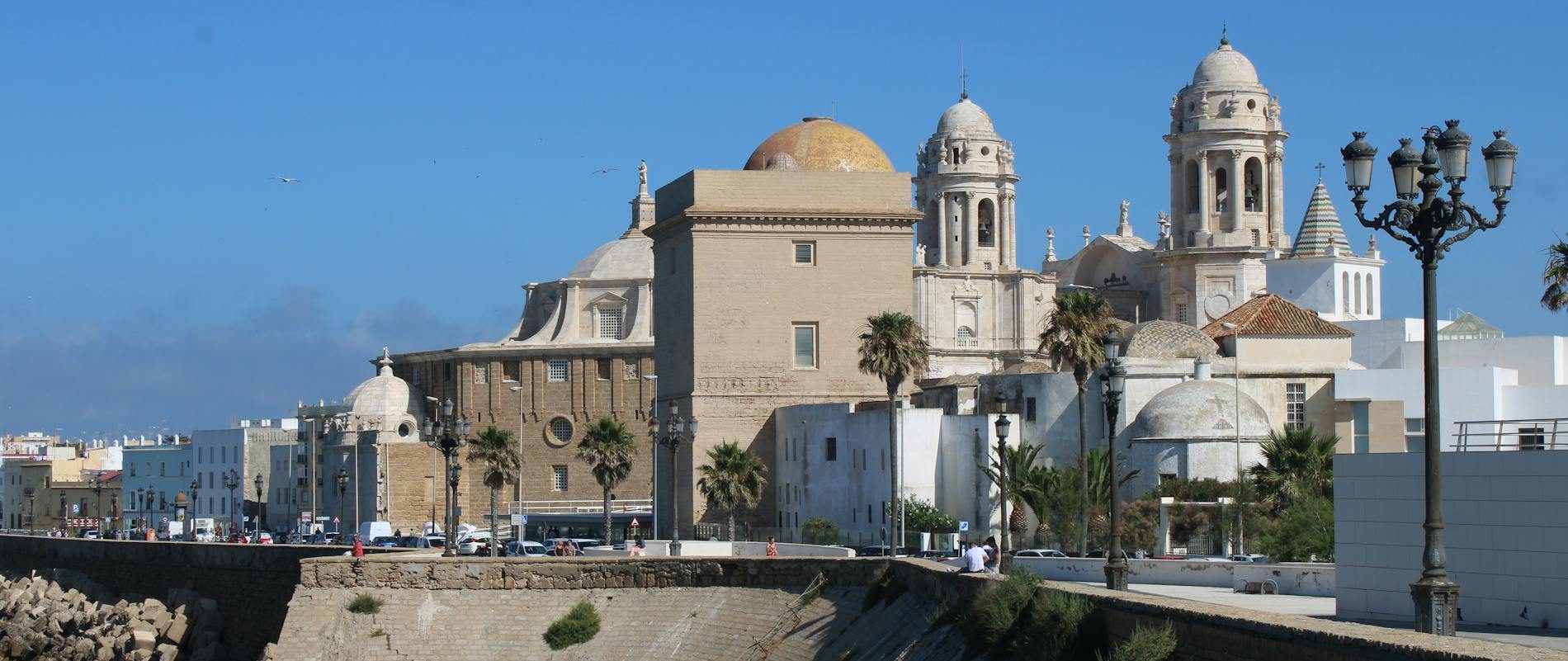 Cadiz one of cheapest place to live in spain by the sea