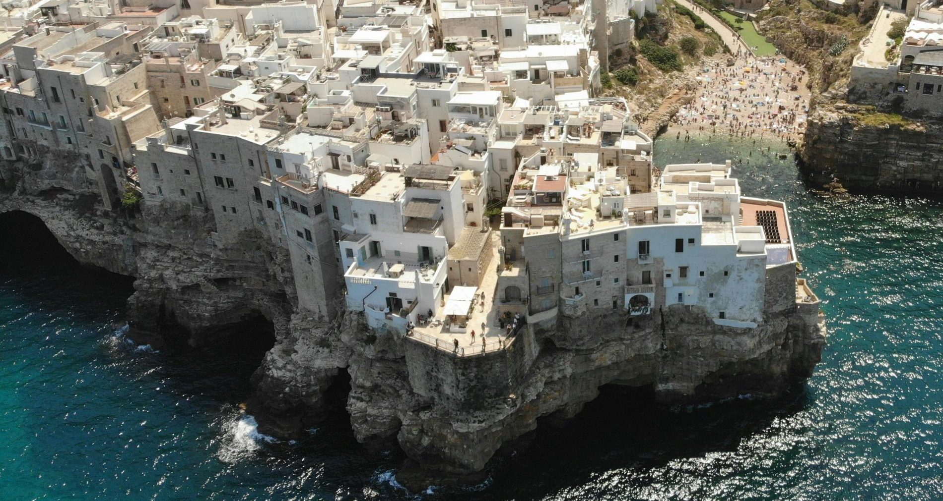 Polignano a Mare, Puglia, Italia Seaside Town of Polignano a Mare from a Birds Eye View